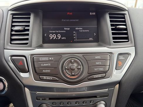 Used 2017 Nissan Pathfinder SL image 40