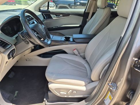 Used 2019 Lincoln Nautilus Reserve w/ Class II Trailer Tow Package FWD image 18