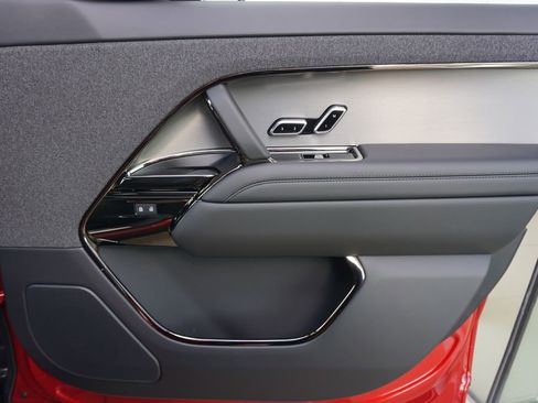 New 2025 Land Rover Range Rover Sport Dynamic SE image 21