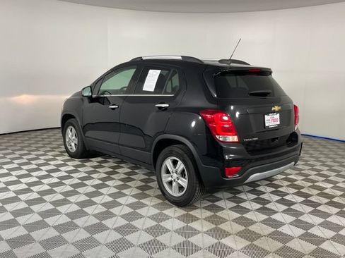 Used 2019 Chevrolet Trax LT w/ LT Convenience Package AWD/4WD image 14