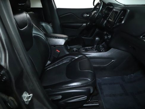 Used 2019 Jeep Cherokee Latitude Plus w/ Cold Weather Group image 34