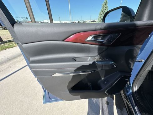 New 2026 Chevrolet Traverse RS w/ LPO, Floor Liner Package AWD/4WD image 23