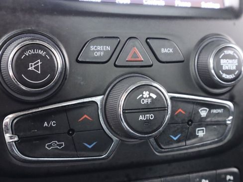 Used 2019 RAM 1500 Big Horn image 21