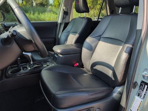 Certified 2022 Toyota 4Runner TRD Off-Road Premium w/ TRD Black Wheel Package (TMS) AWD/4WD image 16