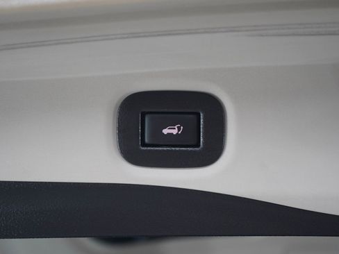 Used 2017 Nissan Rogue SL w/ SL Premium Package AWD/4WD image 17