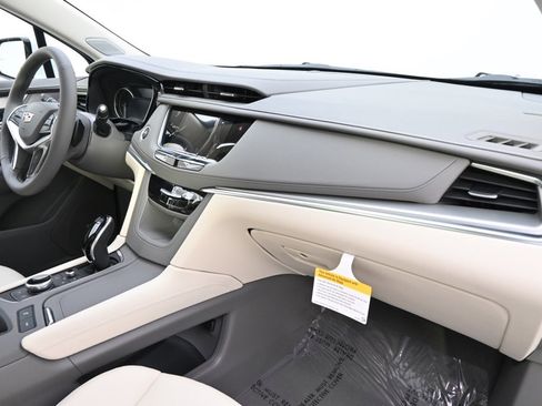 New 2025 Cadillac XT5 Premium Luxury w/ LPO, Floor Liner Package image 15