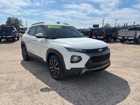 Used 2022 Chevrolet TrailBlazer ACTIV w/ Sun and Liftgate Package image 2