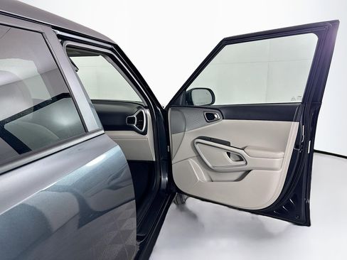 Used 2025 Kia Soul LX w/ LX Technology Package image 30