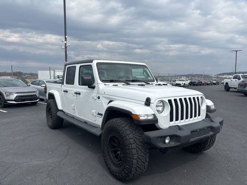 Used 2021 Jeep Gladiator Sport image 1