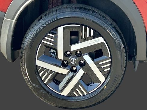New 2026 Nissan Kicks SV image 8