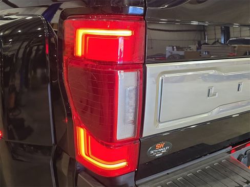 Used 2022 Ford F450 Limited w/ FX4 Off-Road Package image 34