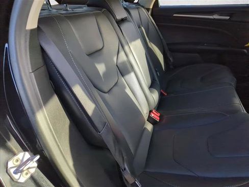 Used 2019 Ford Fusion Titanium FWD image 25