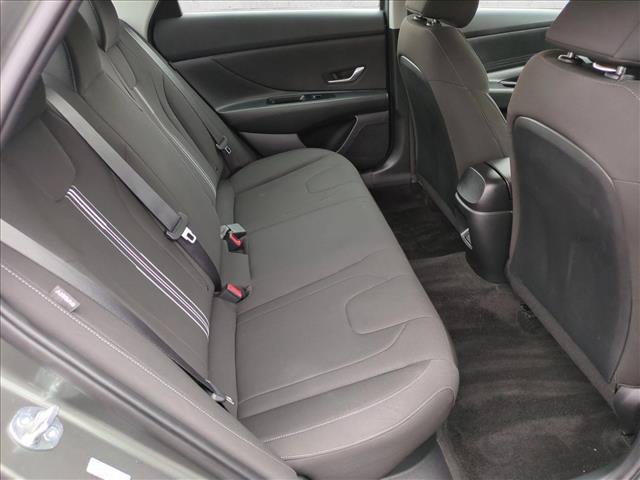 Used 2025 Hyundai Elantra Hybrid FWD image 18