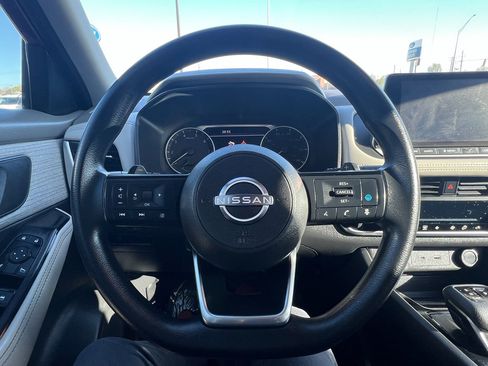 Used 2023 Nissan Rogue SV image 21