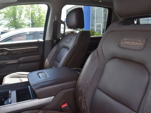Used 2025 RAM 1500 Limited w/ Off Road Group AWD/4WD image 13
