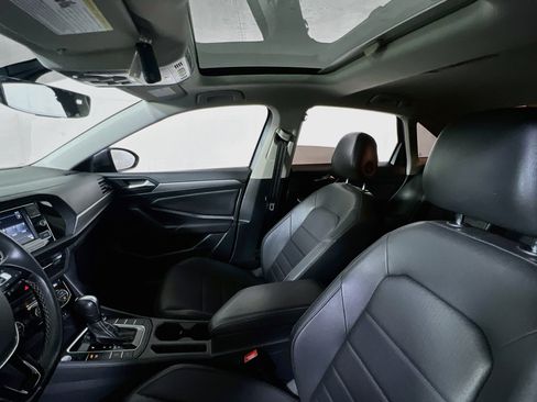 Used 2021 Volkswagen Jetta SE w/ SE Cold Weather Package FWD image 21