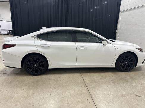 Used 2022 Lexus ES 350 F Sport w/ Accessory Package FWD image 11