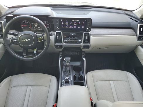 Used 2023 Kia Sorento EX w/ Panoramic Sunroof Package FWD image 3
