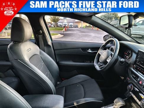 Used 2023 Kia Forte GT-Line w/ GT-Line Premium Package image 18