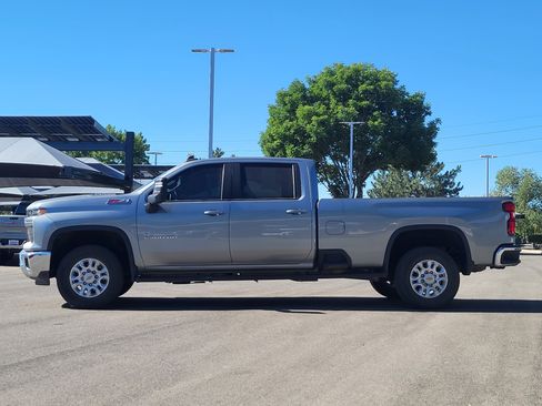 Used 2024 Chevrolet Silverado 2500 LT AWD/4WD image 4