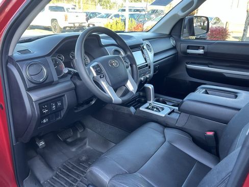 Used 2016 Toyota Tundra SR5 image 9