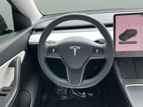 Used 2021 Tesla Model Y Long Range AWD/4WD image 10