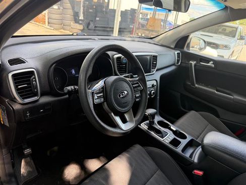 Used 2020 Kia Sportage LX AWD/4WD image 4
