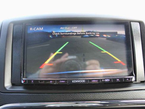 Used 2017 Dodge Grand Caravan SXT image 19