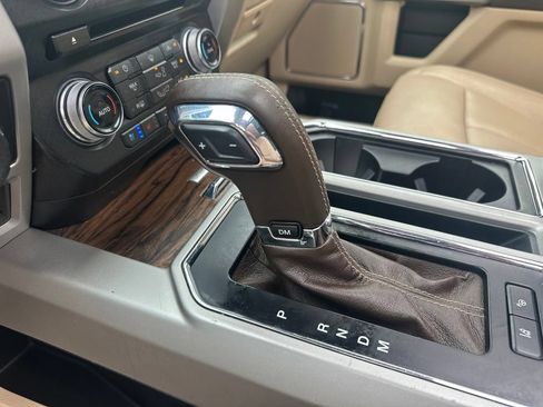 Used 2018 Ford F150 Lariat w/ Equipment Group 502A Luxury AWD/4WD image 32