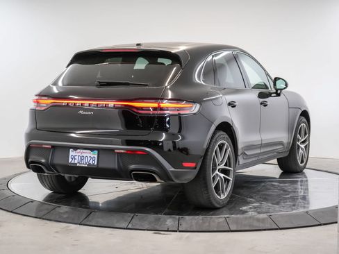 Certified 2023 Porsche Macan AWD/4WD image 9