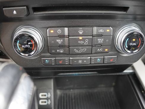 Used 2018 Ford F150 Lariat w/ Equipment Group 502A Luxury AWD/4WD image 7