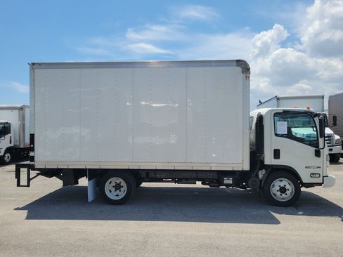 Used 2024 Isuzu NPR RWD image 2
