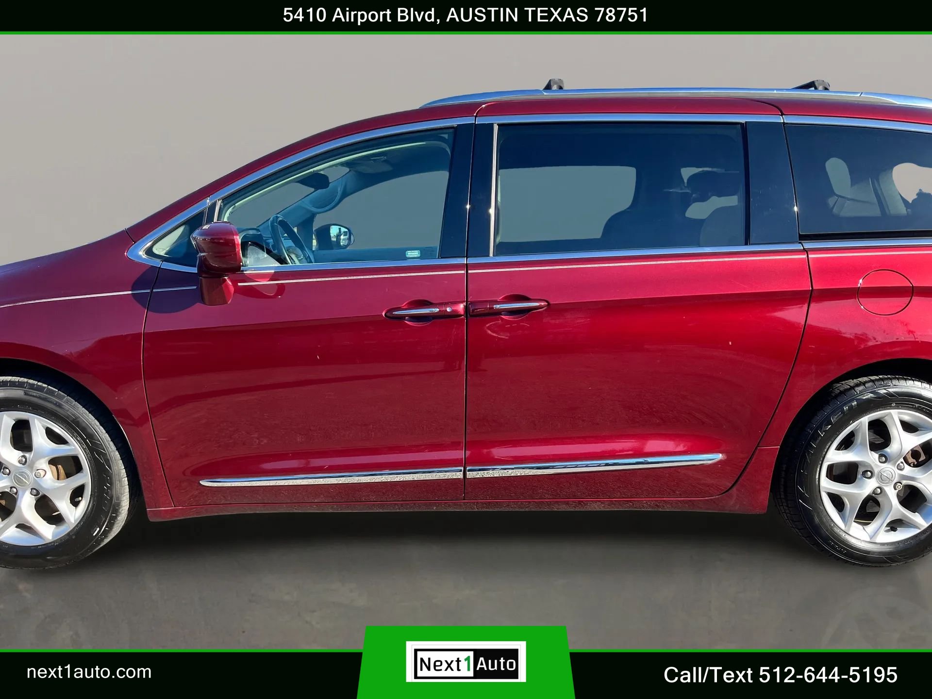 Used 2018 Chrysler Pacifica Touring-L Plus w/ Tire & Wheel Group FWD image 12