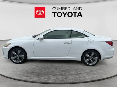 Used 2010 Lexus IS 350C w/ Luxury Pkg RWD image 2