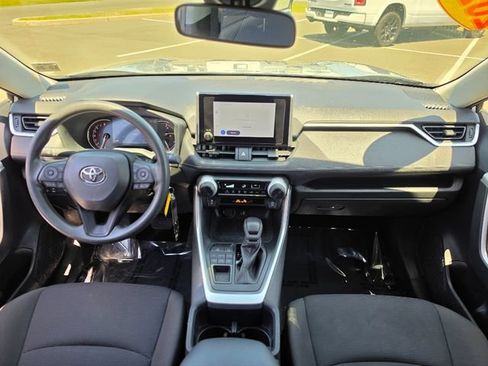 Used 2023 Toyota RAV4 LE AWD/4WD image 30