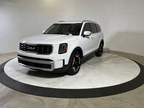 Used 2024 Kia Telluride S AWD/4WD image 3