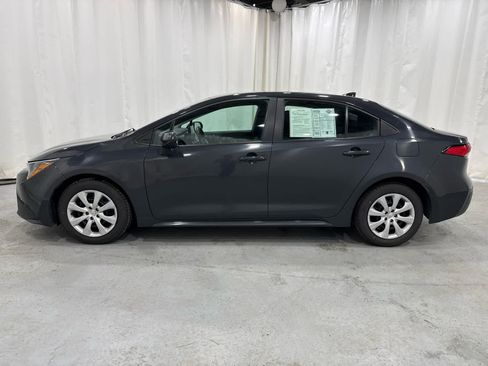 Used 2023 Toyota Corolla LE FWD image 2