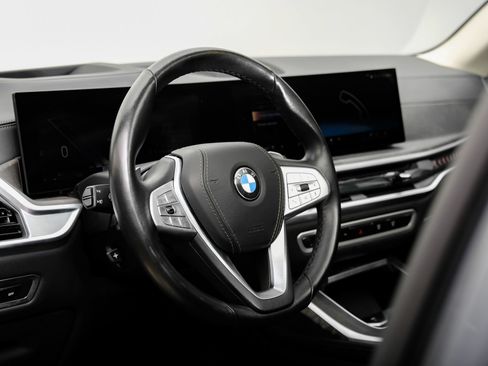 Used 2025 BMW X7 xDrive40i AWD/4WD image 18