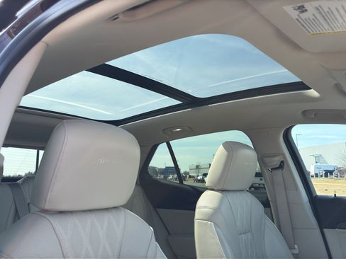 Used 2023 Buick Envision Avenir image 31