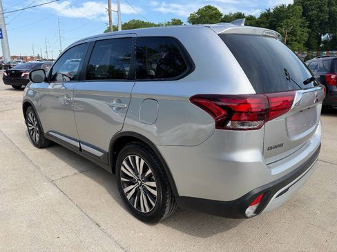 Used 2019 Mitsubishi Outlander SE FWD image 5