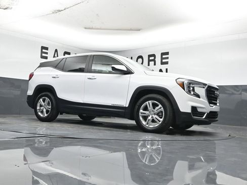 Used 2024 GMC Terrain SLE image 28