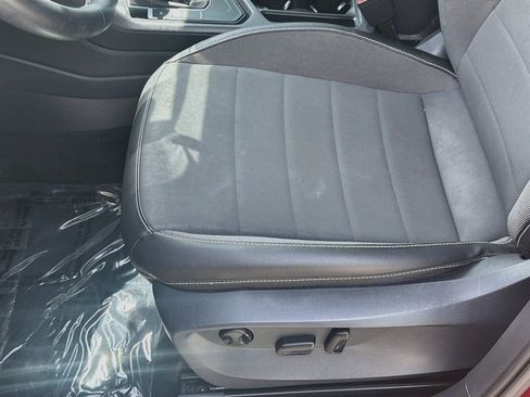 Certified 2023 Volkswagen Taos SE FWD image 17