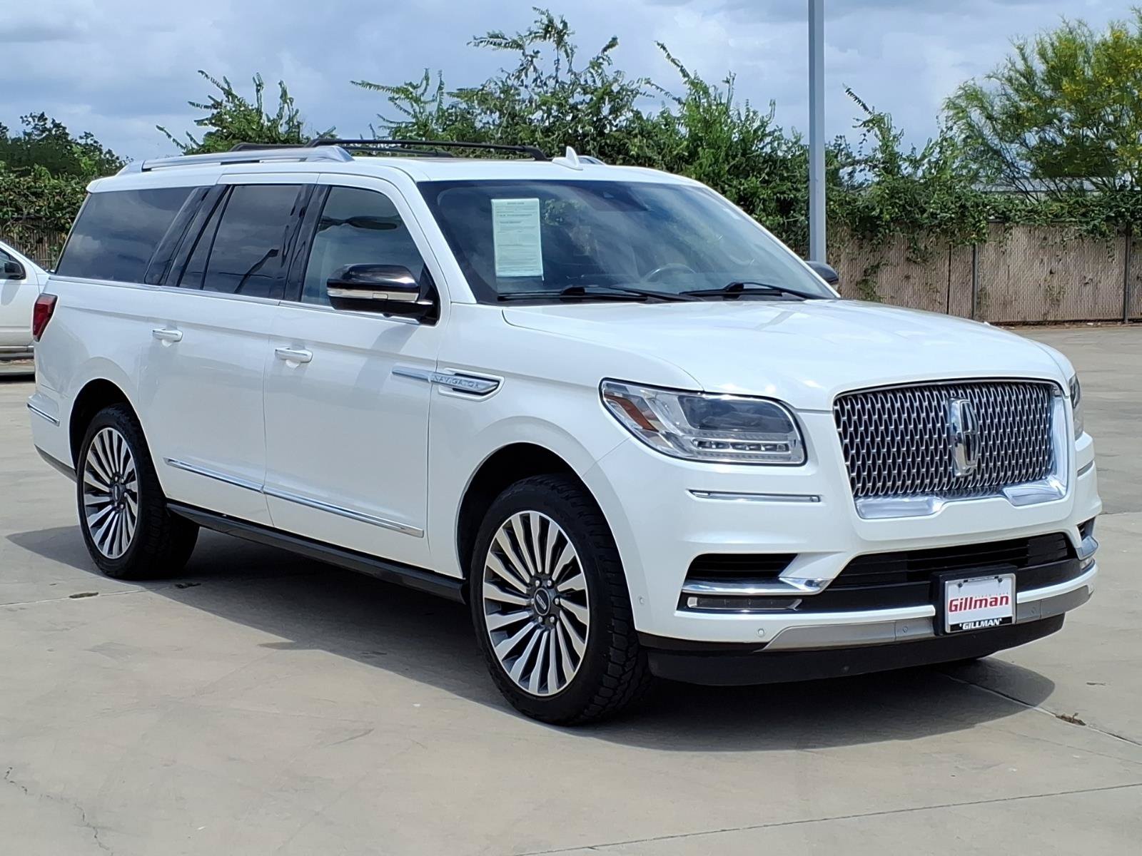 Used 2021 Lincoln Navigator L Reserve w/ Luxury Package AWD/4WD image 3