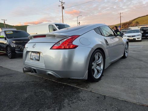 Used 2009 Nissan 370Z Touring w/ Sport Pkg image 4