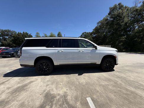 Used 2024 Cadillac Escalade ESV Sport Platinum w/ LPO, ONYX Package AWD/4WD image 29