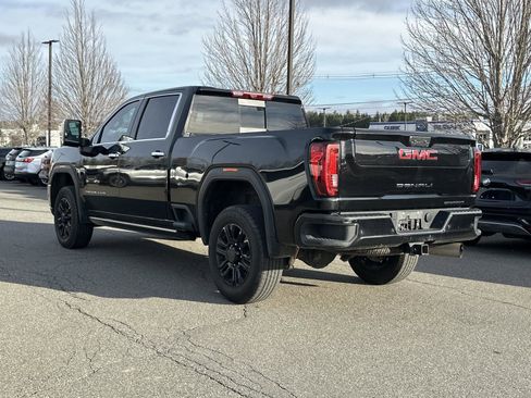 Used 2023 GMC Sierra 3500 Denali w/ Denali Black Diamond Edition image 8
