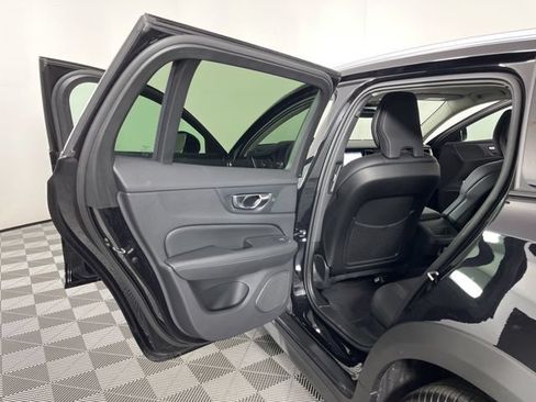 Used 2025 Volvo V60 B5 Cross Country Plus AWD/4WD image 42