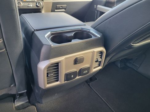 Used 2022 Ford F350 Lariat image 32