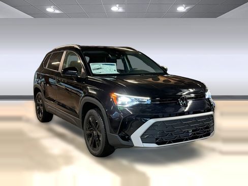 New 2026 Volkswagen Taos SE FWD image 6