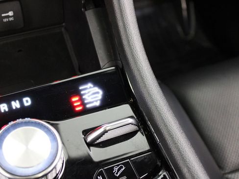 Used 2022 Jeep Grand Cherokee Overland w/ Luxury Tech Group IV image 21